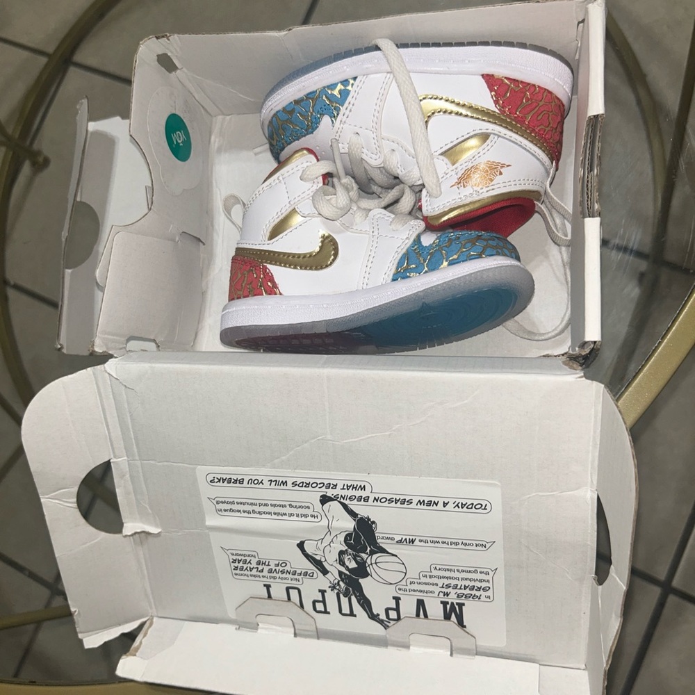 Jordan Kids White and Gold Sneakers